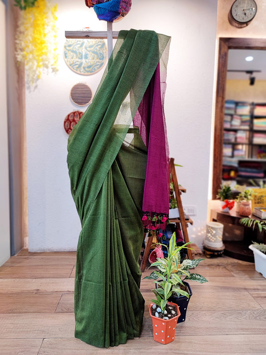 Fern Green Soft Handloom Cotton Saree with Contrast Pallu & Blouse