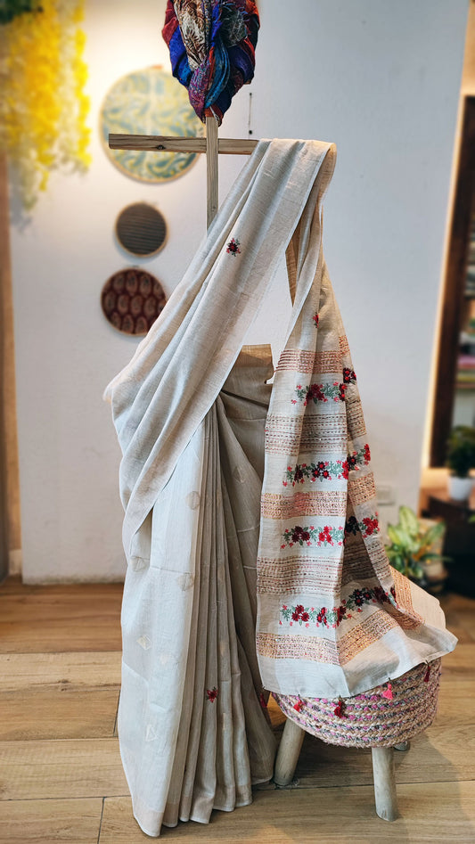 Cream Linen Silk Saree With Hand Embroidery and Floral Pallu