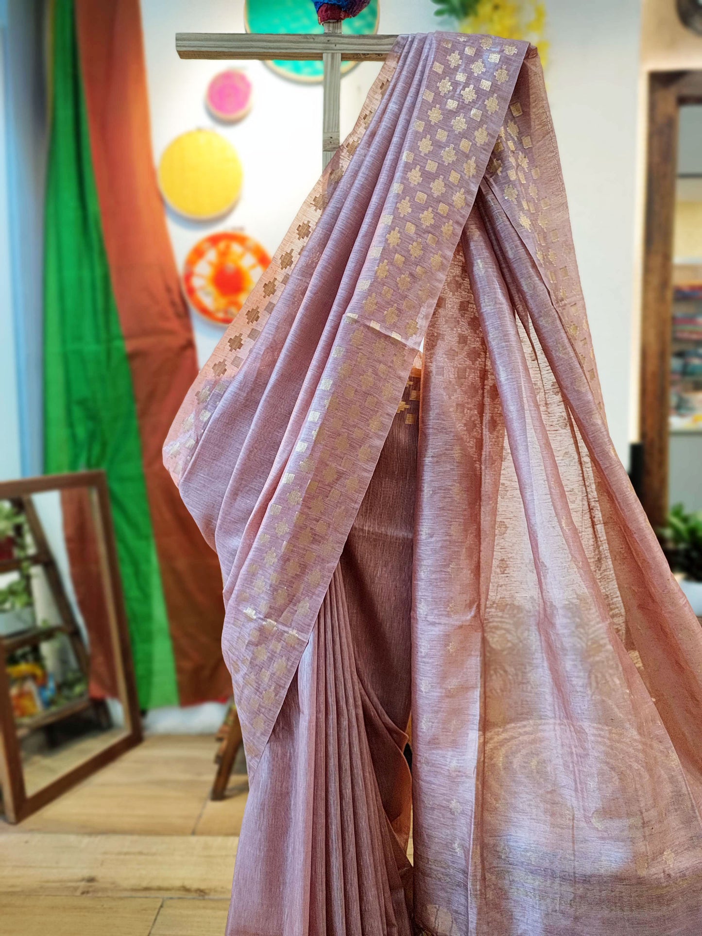 Mauve Linen Silk Saree With Golden Weaving