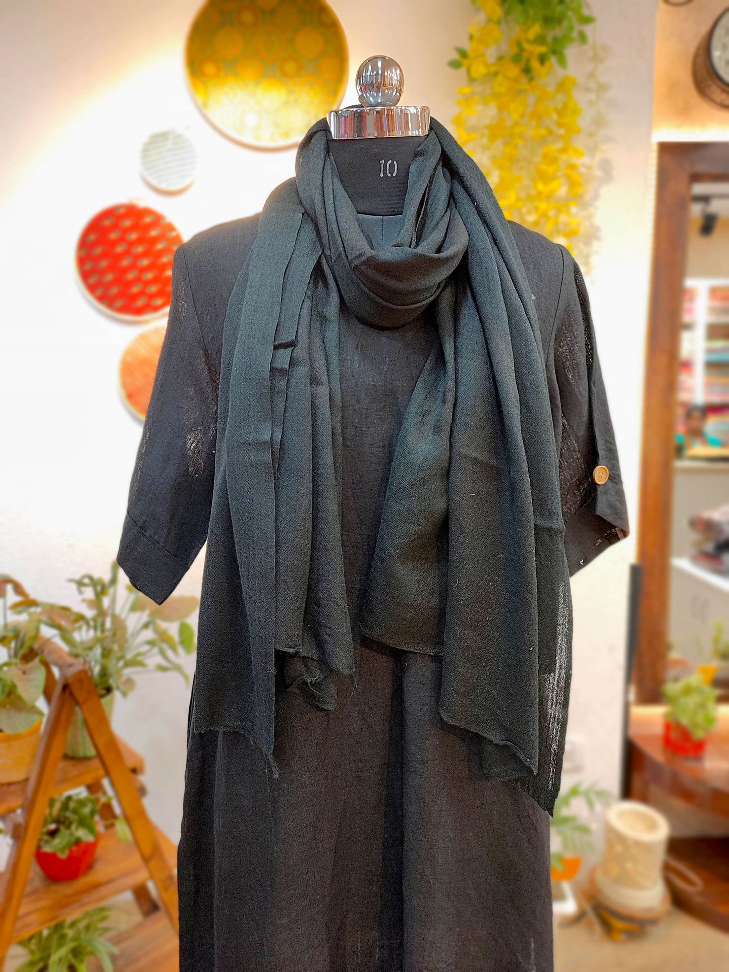 Black Plain Fine Wool Pashmina Stole