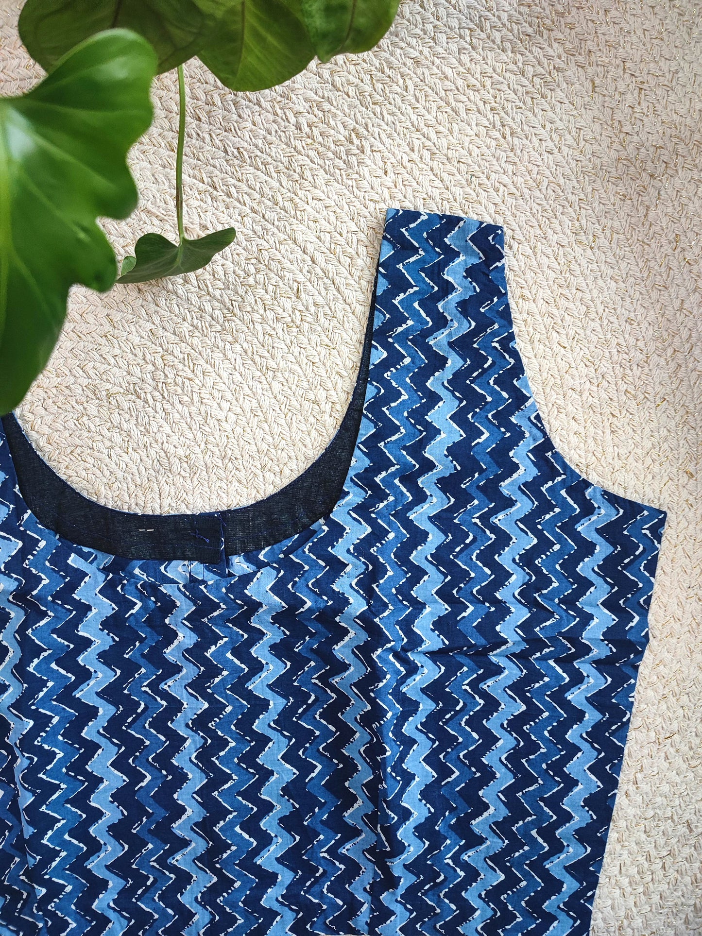 Indigo Zig-Zag Cotton Sleeveless Blouse – Handblock Print