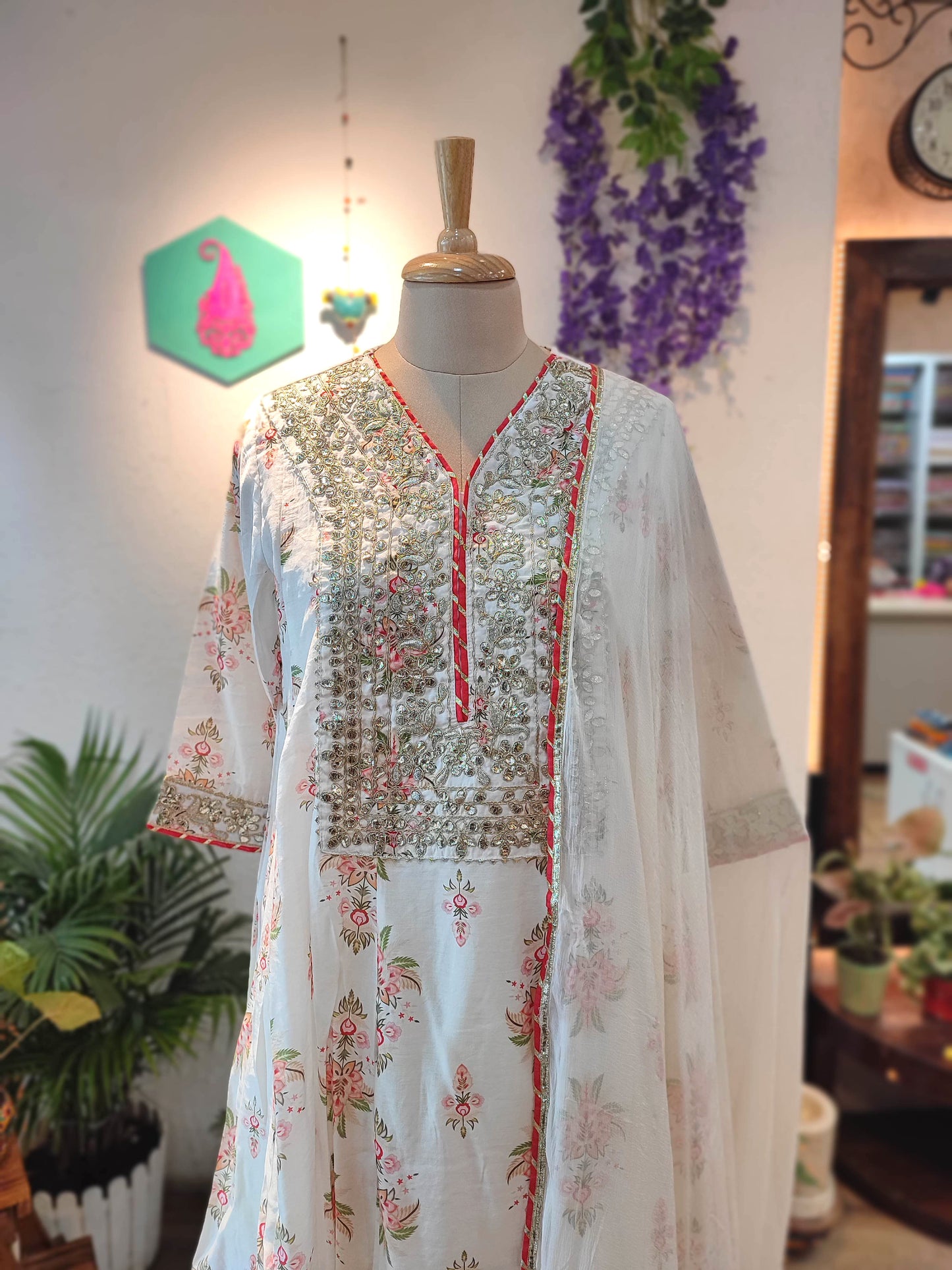 Floral Muslin Silk Kurta with Tulip Pants & Gota Patti Dupatta – Elegant Festive Wear