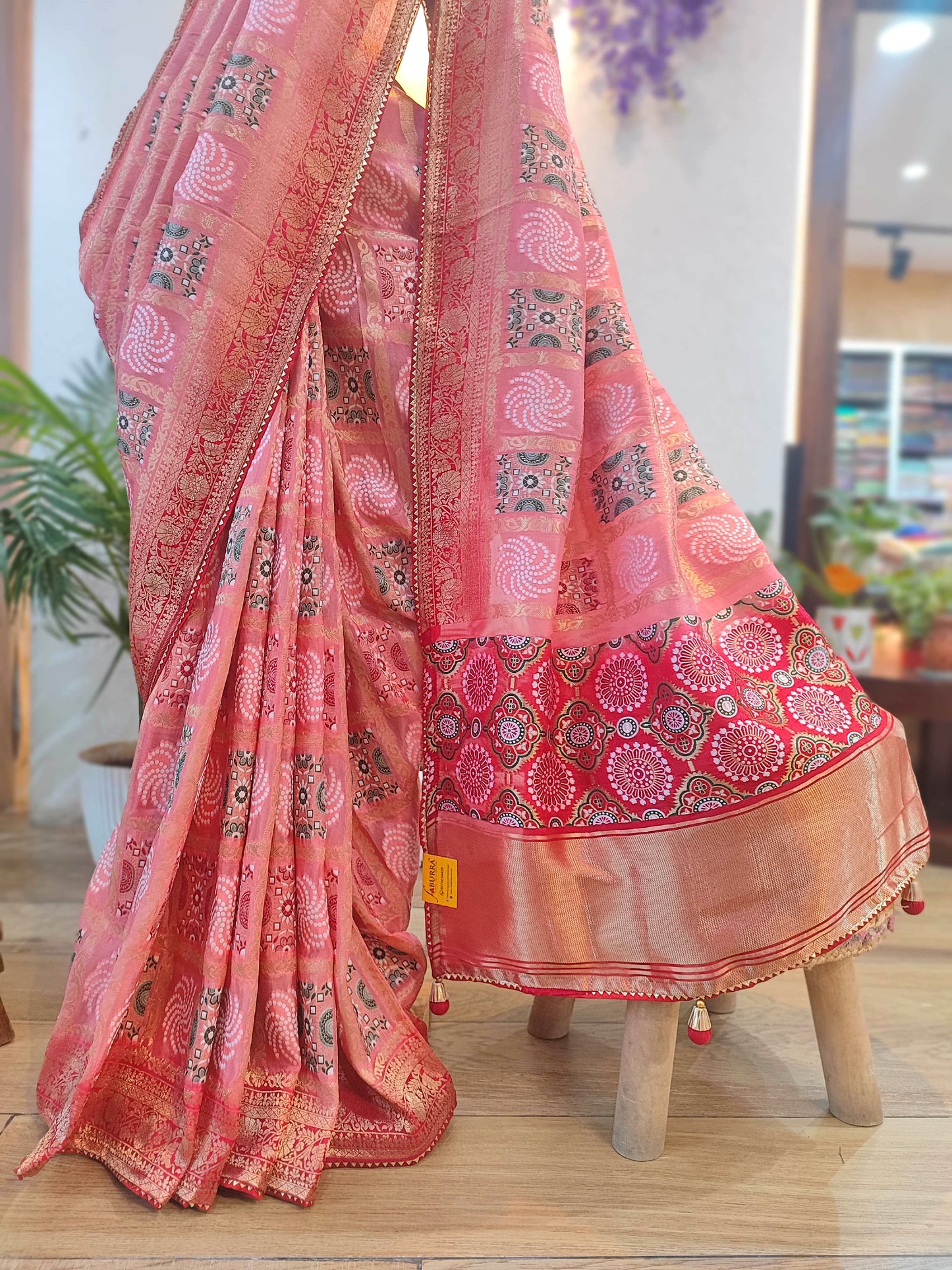 Pink Crepe Silk Saree with Banarasi Weaving Pallu & Golden Border for Wedding & Festive Wear