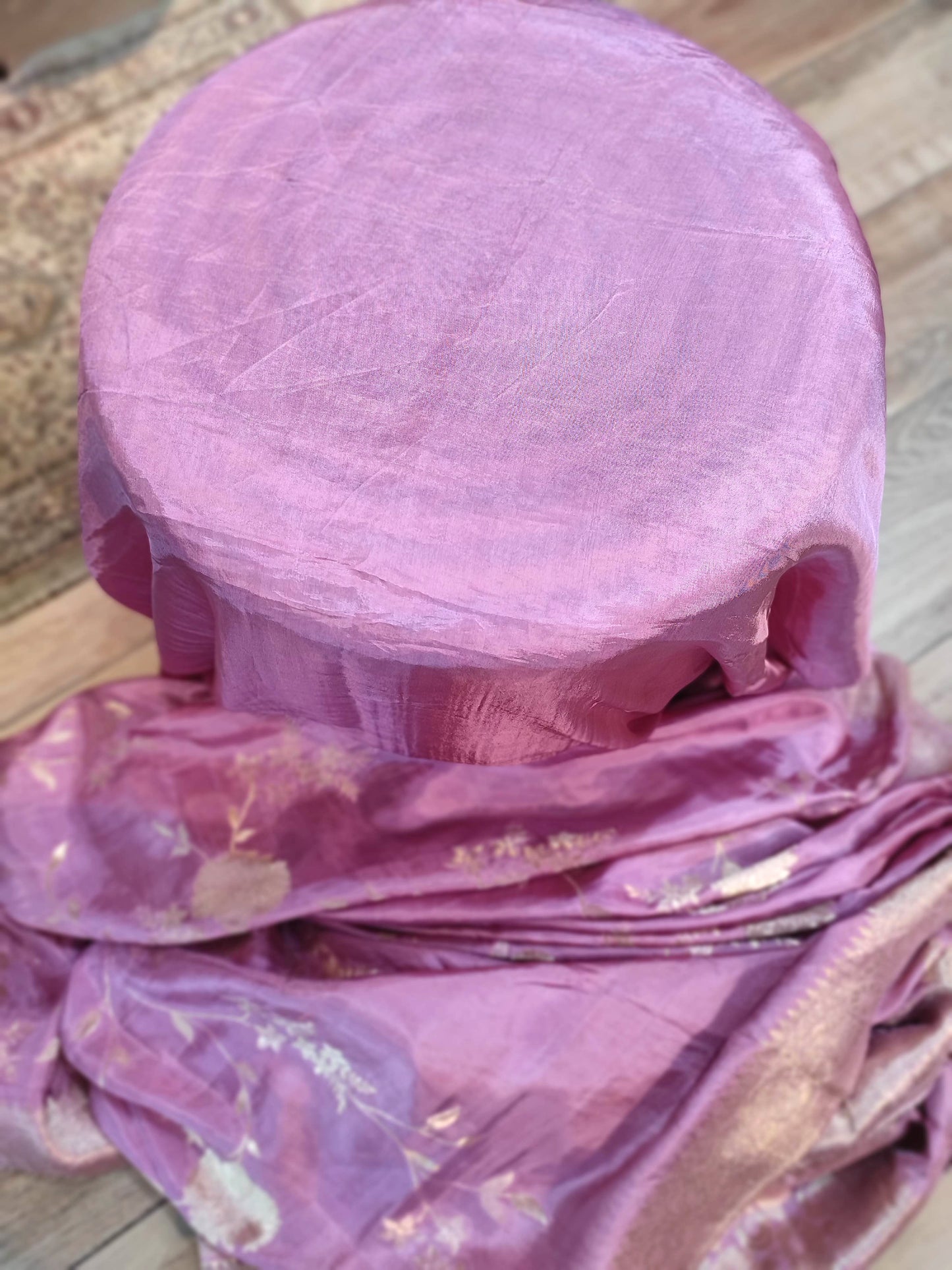 Lavender Crepe Silk Saree with Banarasi Weaving Pallu and Elegant Border