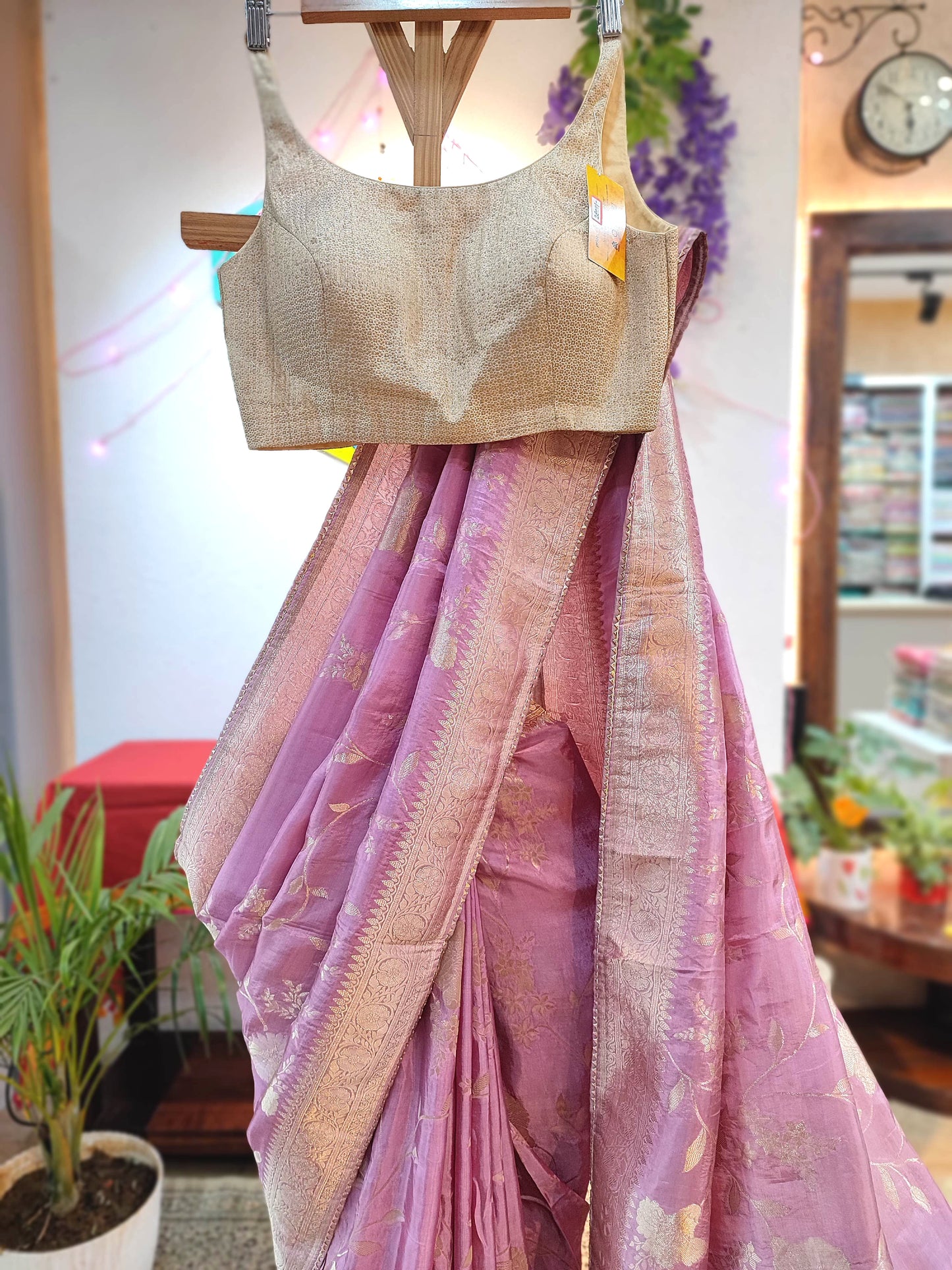 Lavender Crepe Silk Saree with Banarasi Weaving Pallu and Elegant Border