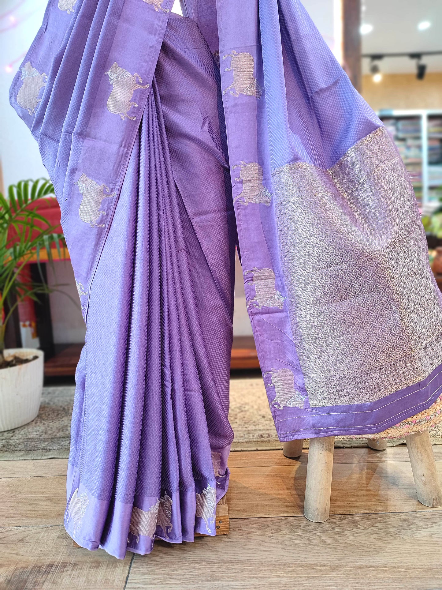 Lavender Gajji Silk Saree with Silver Zari Nandi Motifs | Festive Wear