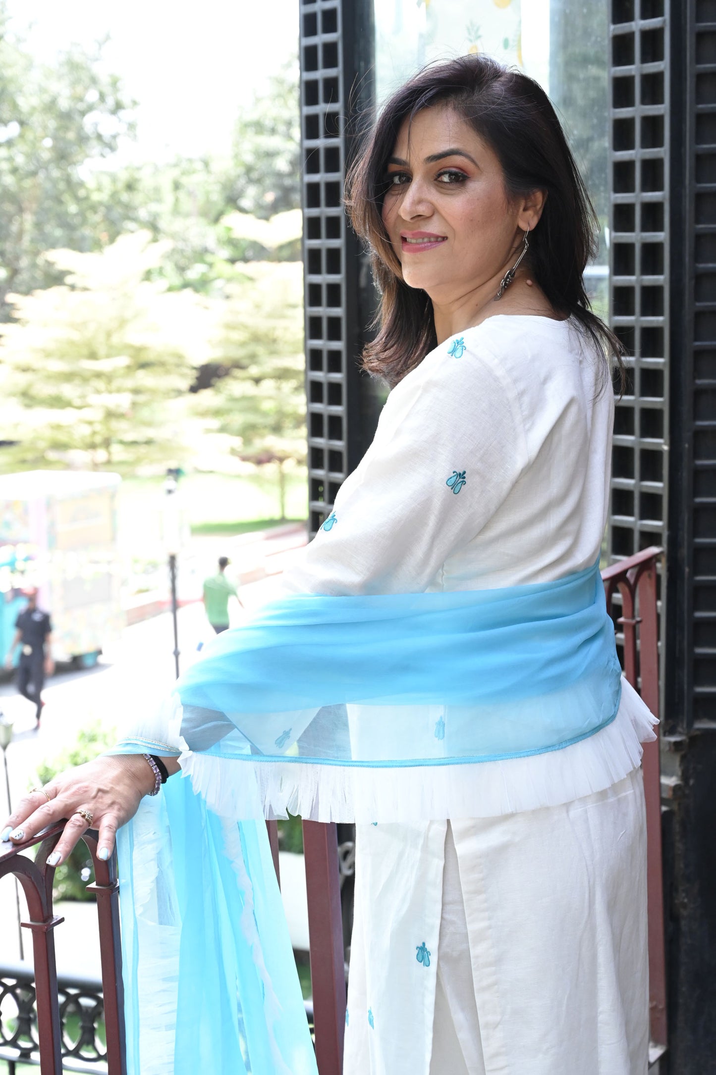 White Cotton Linen Kurta Pant Set with Sky Blue Dupatta