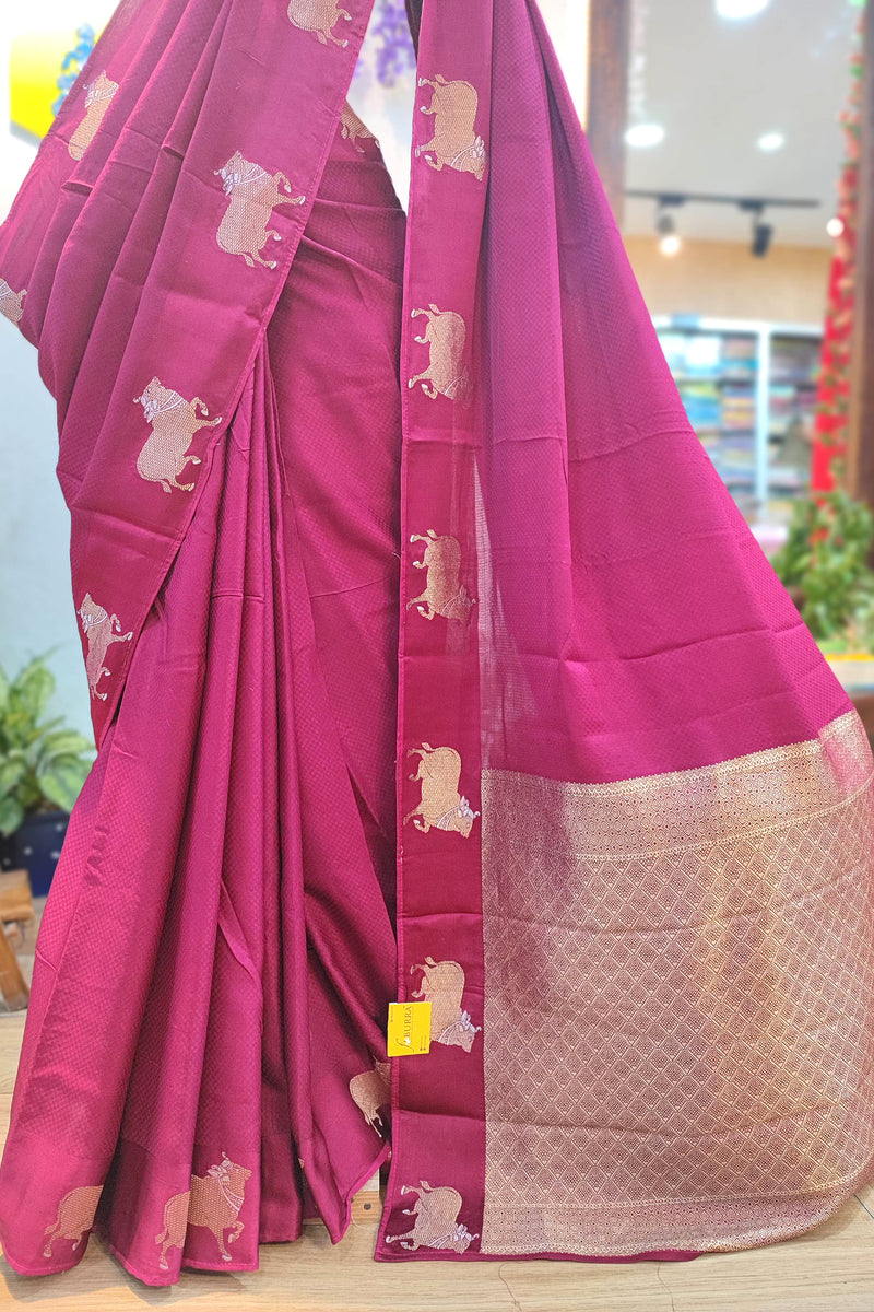 Magenta Mashru Silk Banarasi Saree with Zari Border & Nandi Motifs (Running Blouse Piece)