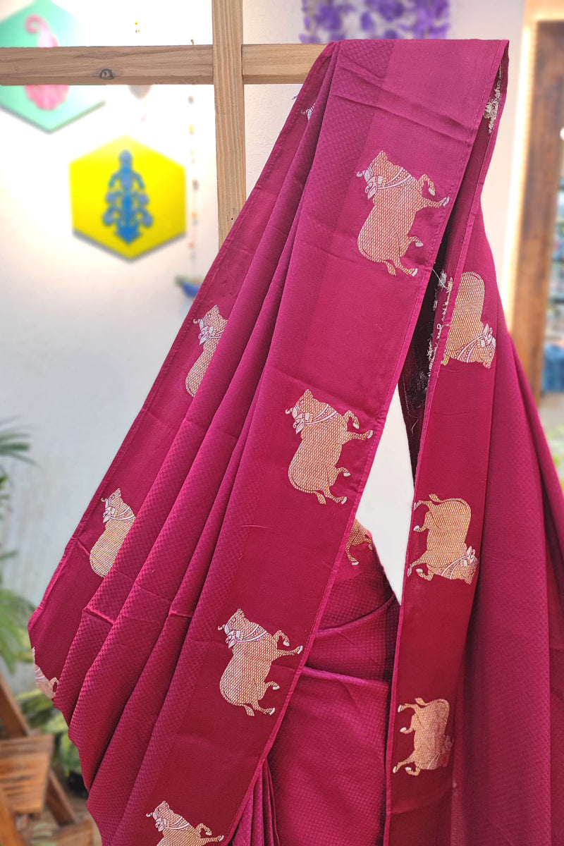 Magenta Mashru Silk Banarasi Saree with Zari Border & Nandi Motifs (Running Blouse Piece)
