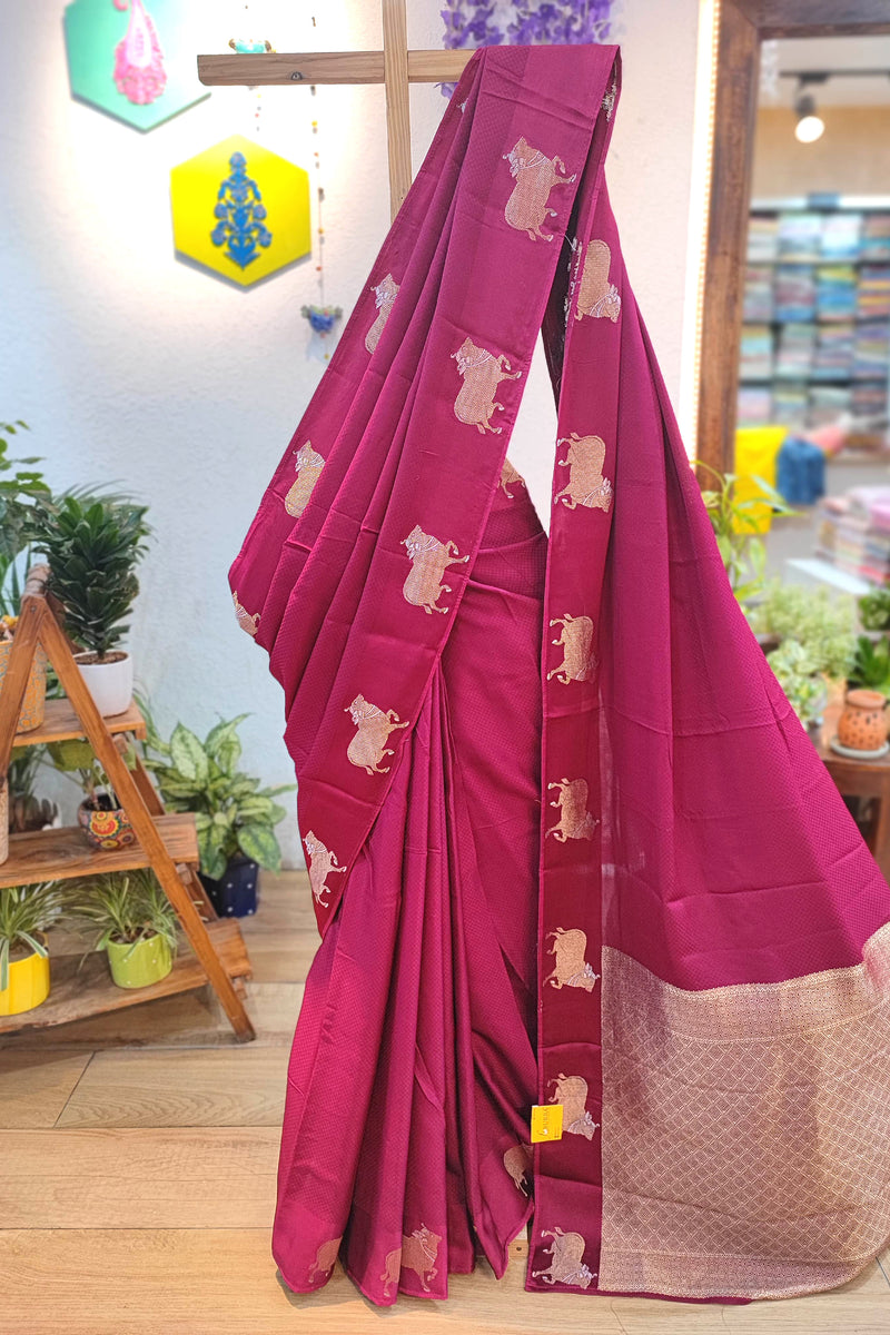 Magenta Mashru Silk Banarasi Saree with Zari Border & Nandi Motifs (Running Blouse Piece)