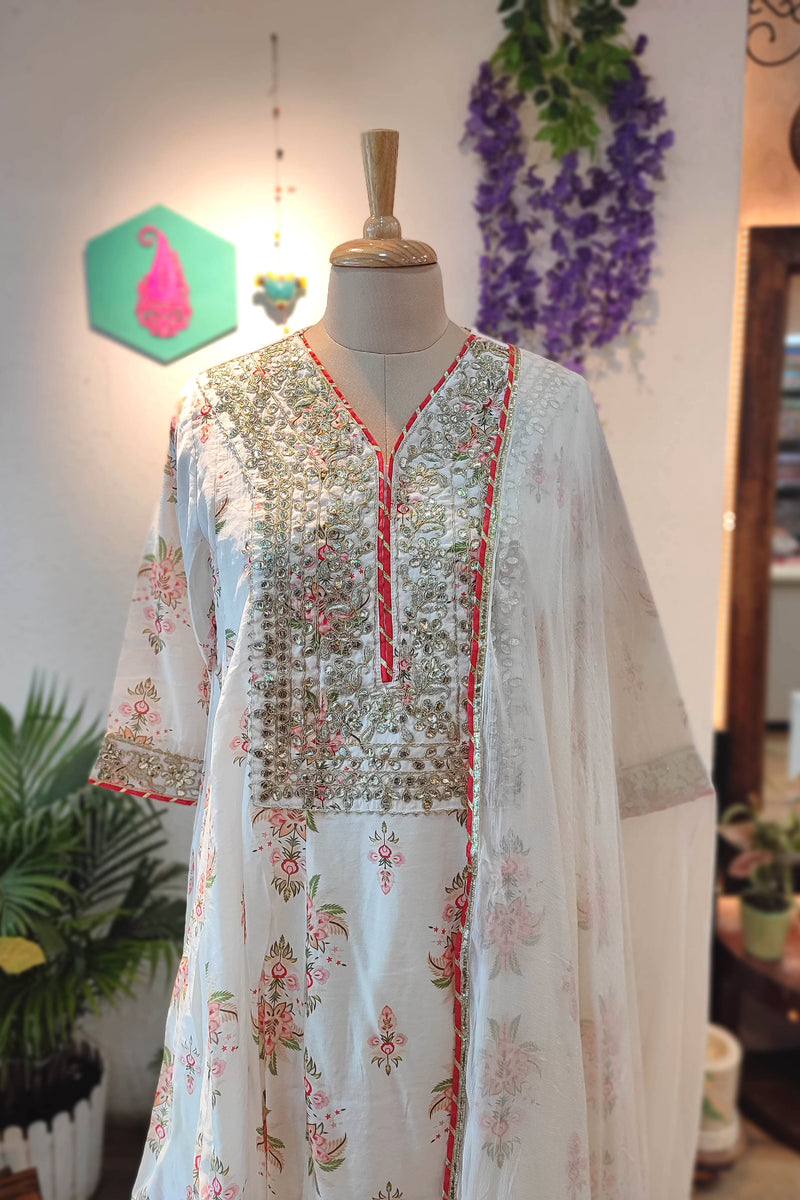 Floral Muslin Silk Kurta with Tulip Pants & Gota Patti Dupatta – Elegant Festive Wear