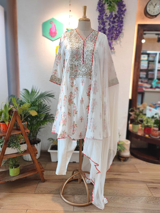 Floral Muslin Silk Kurta with Tulip Pants & Gota Patti Dupatta – Elegant Festive Wear