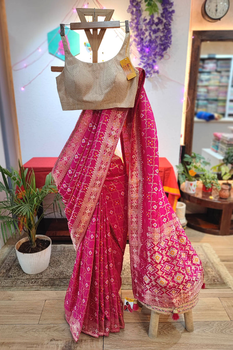 Pink Crepe Silk Saree with Banarasi Weaving Pallu and Elegant Golden Border