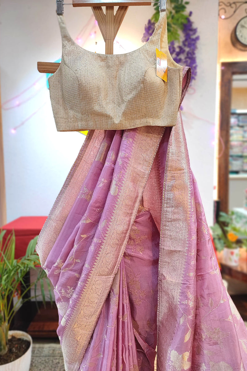 Lavender Crepe Silk Saree with Banarasi Weaving Pallu and Elegant Border