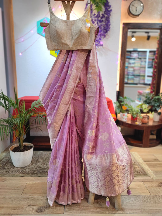 Lavender Crepe Silk Saree with Banarasi Weaving Pallu and Elegant Border