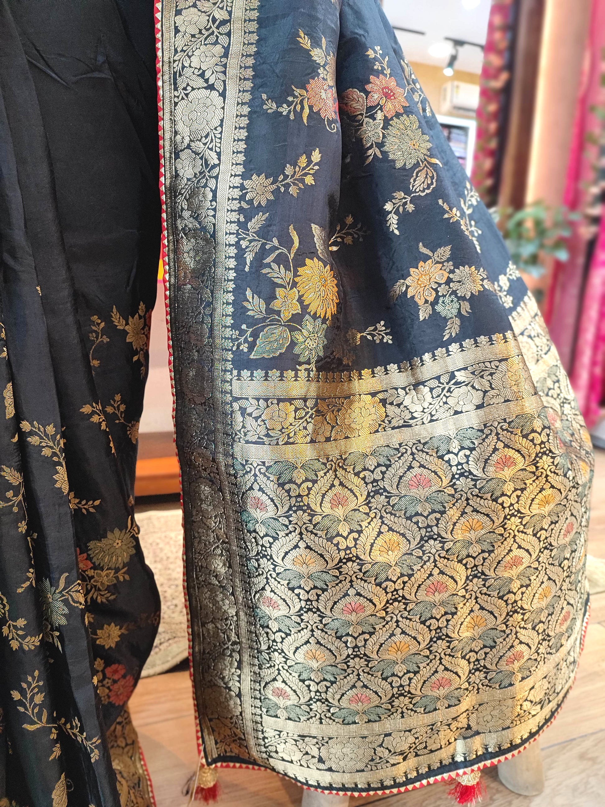 Black Crepe Silk Saree with Banarasi Weaving Border | Shop Now