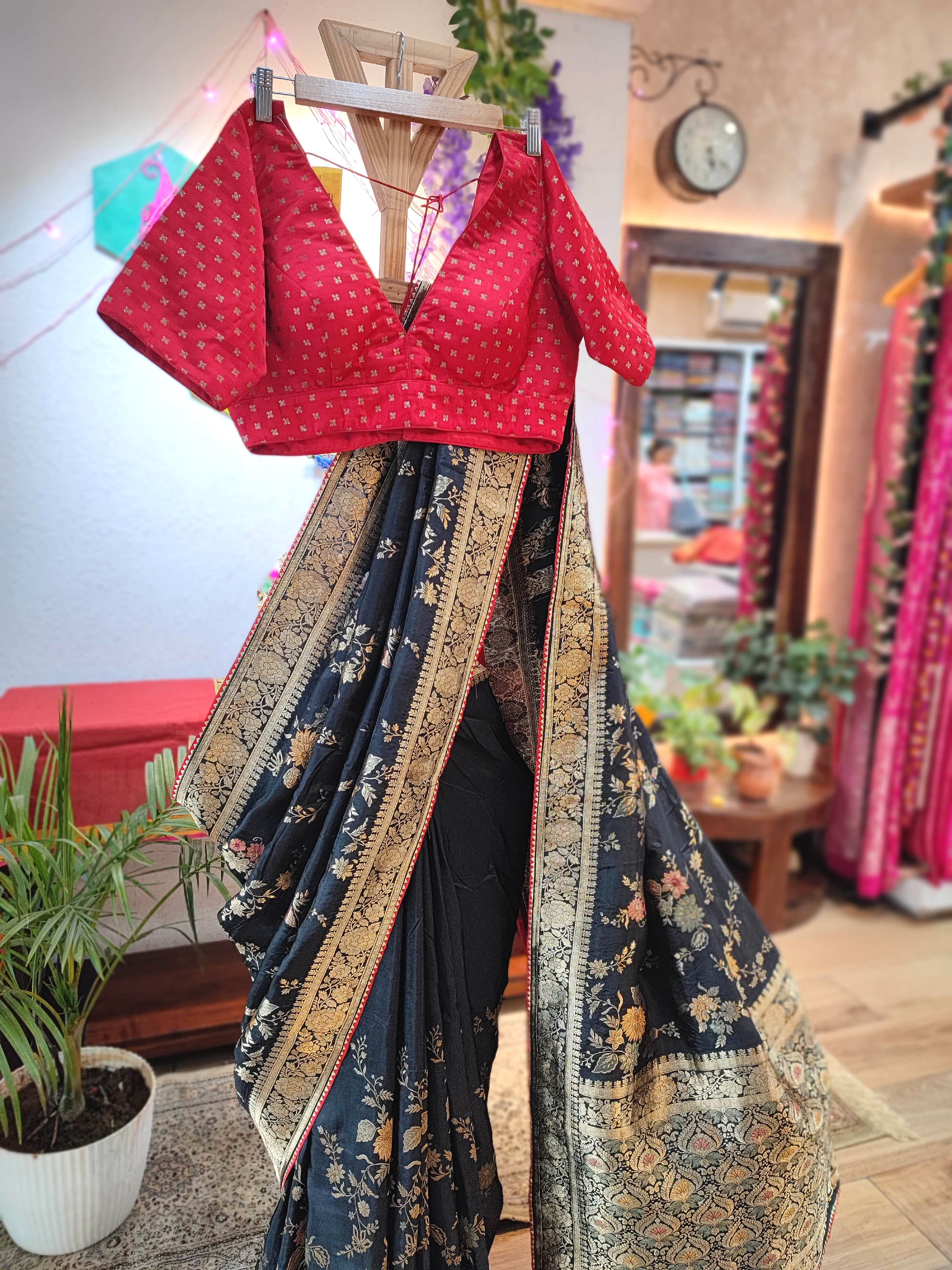  Black Crepe Silk Saree with Banarasi Weaving Pallu & Golden Border