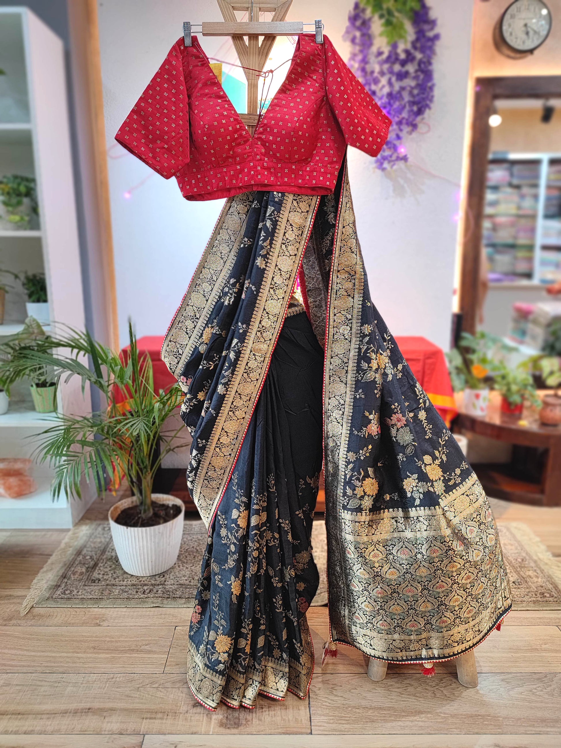  Black Crepe Silk Saree with Banarasi Weaving Pallu & Golden Border