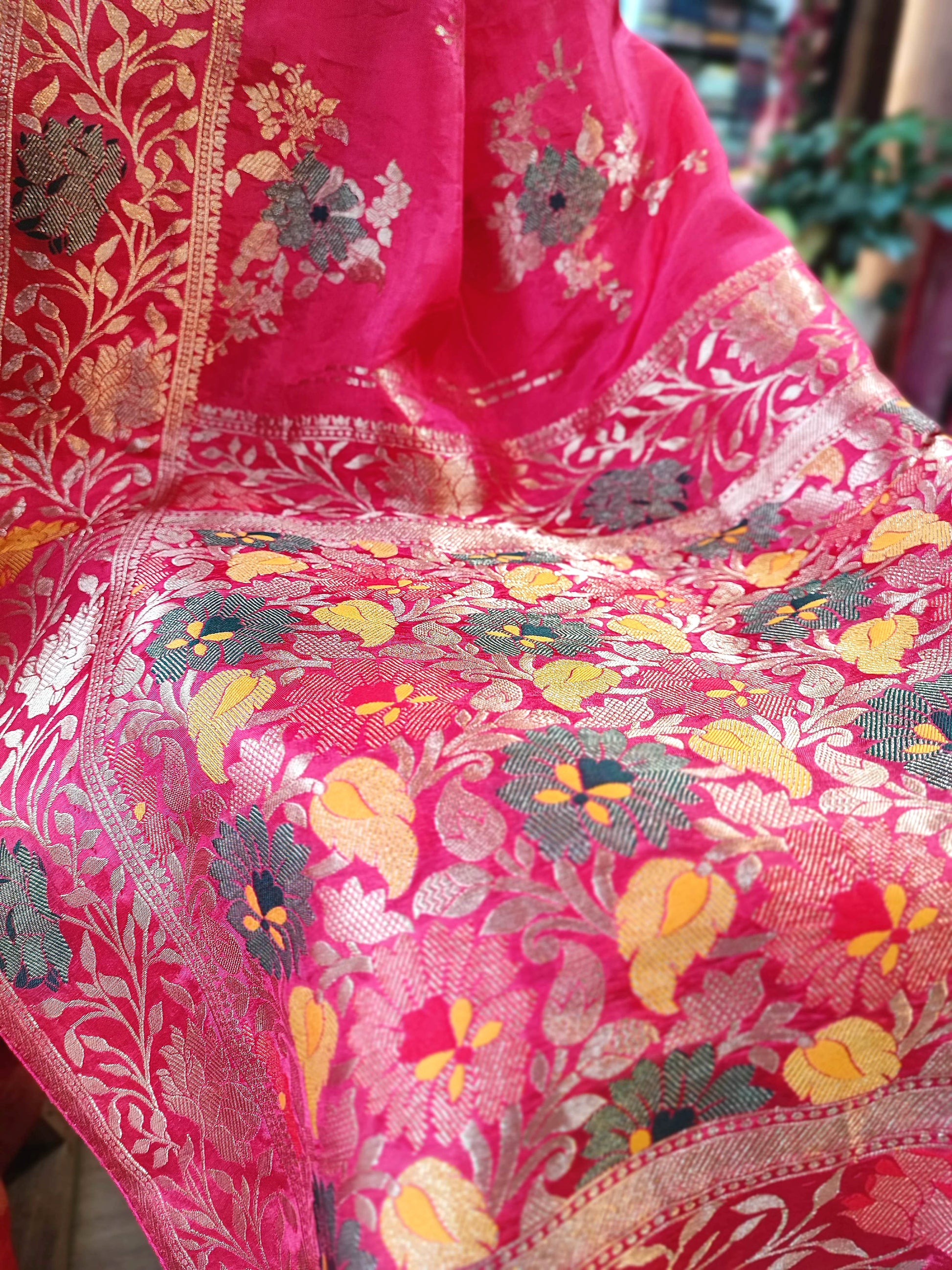 Pink Crepe Silk Banarasi Weaving Saree with Golden Border | Shop Now