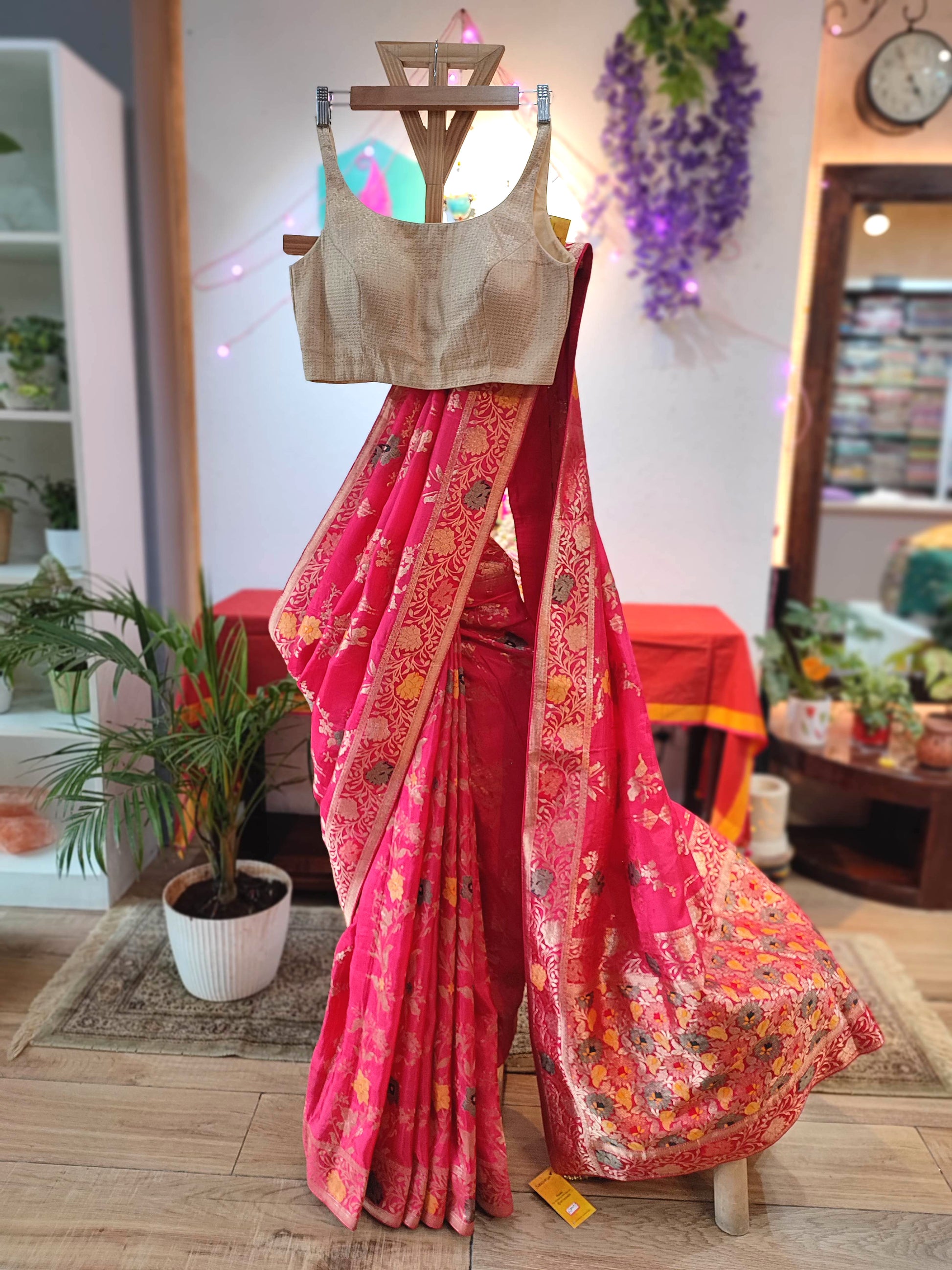 Pink Crepe Silk Banarasi Weaving Saree with Golden Border | Shop Now