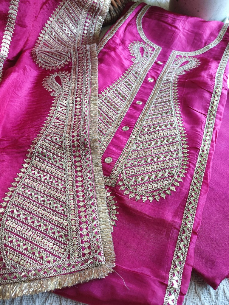 Stunning Rani Pink Crepe Suit with Handwork & Golden Border Dupatta – Partywear