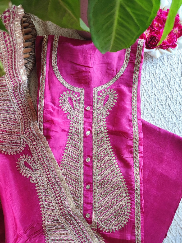 Stunning Rani Pink Crepe Suit with Handwork & Golden Border Dupatta – Partywear