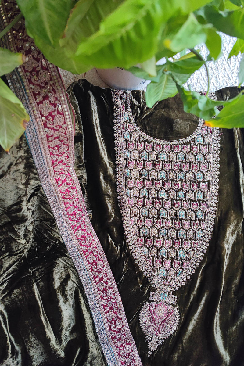 wedding wear velvet suit with contrast dupatta