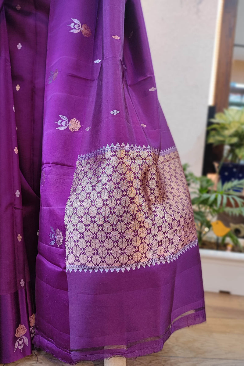 Pure Banarasi Silk by Silk Saree with Intricate Kadwa Boota Weaving