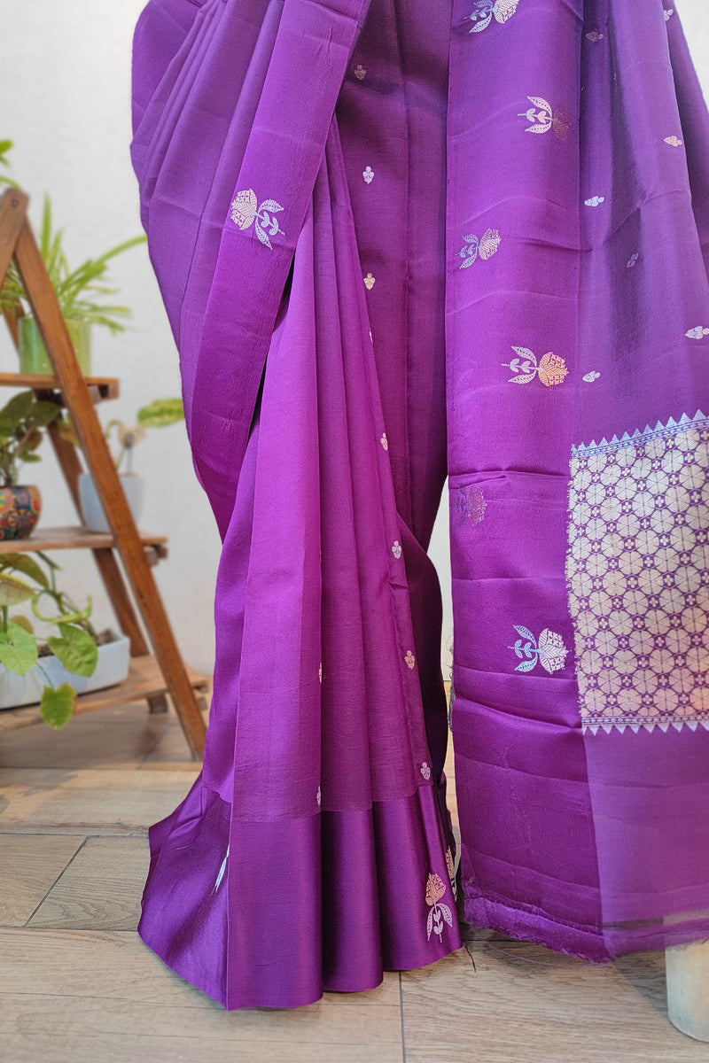 Pure Banarasi Silk by Silk Saree with Intricate Kadwa Boota Weaving