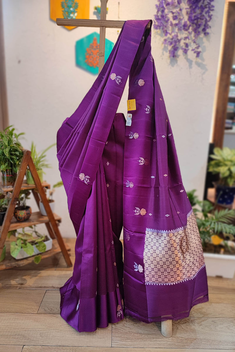 Pure Banarasi Silk by Silk Saree with Intricate Kadwa Boota Weaving