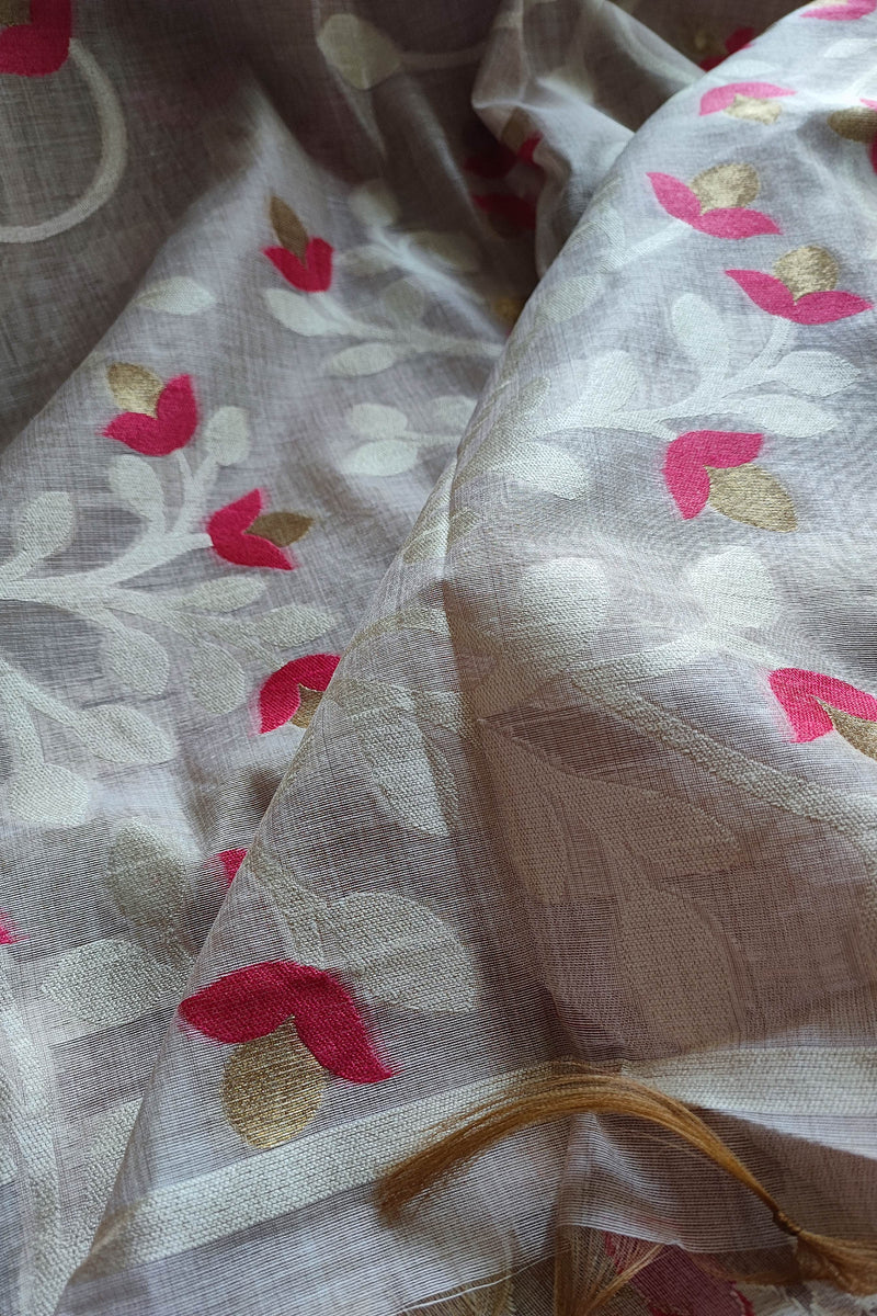 Beige Jaamdani Saree with Pink Floral Motifs & Elegant Woven Pattern