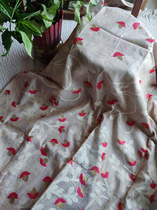 Beige Jaamdani Saree with Pink Floral Motifs & Elegant Woven Pattern