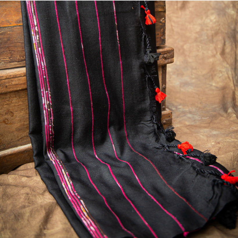 Black Khesh Handloom Cotton Saree with Gheecha Weaving