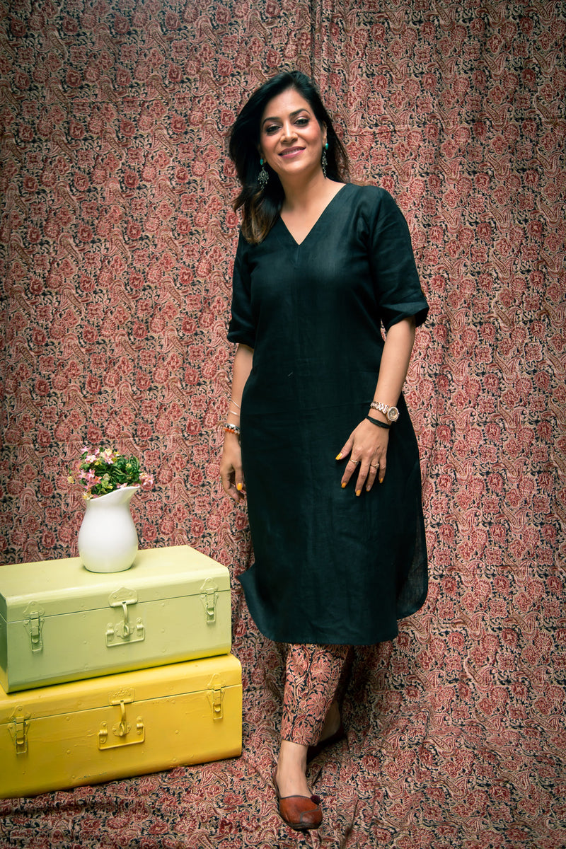 Black Premium Pure Linen Loose Fit Kurta with Kalamkari Pants Combo.