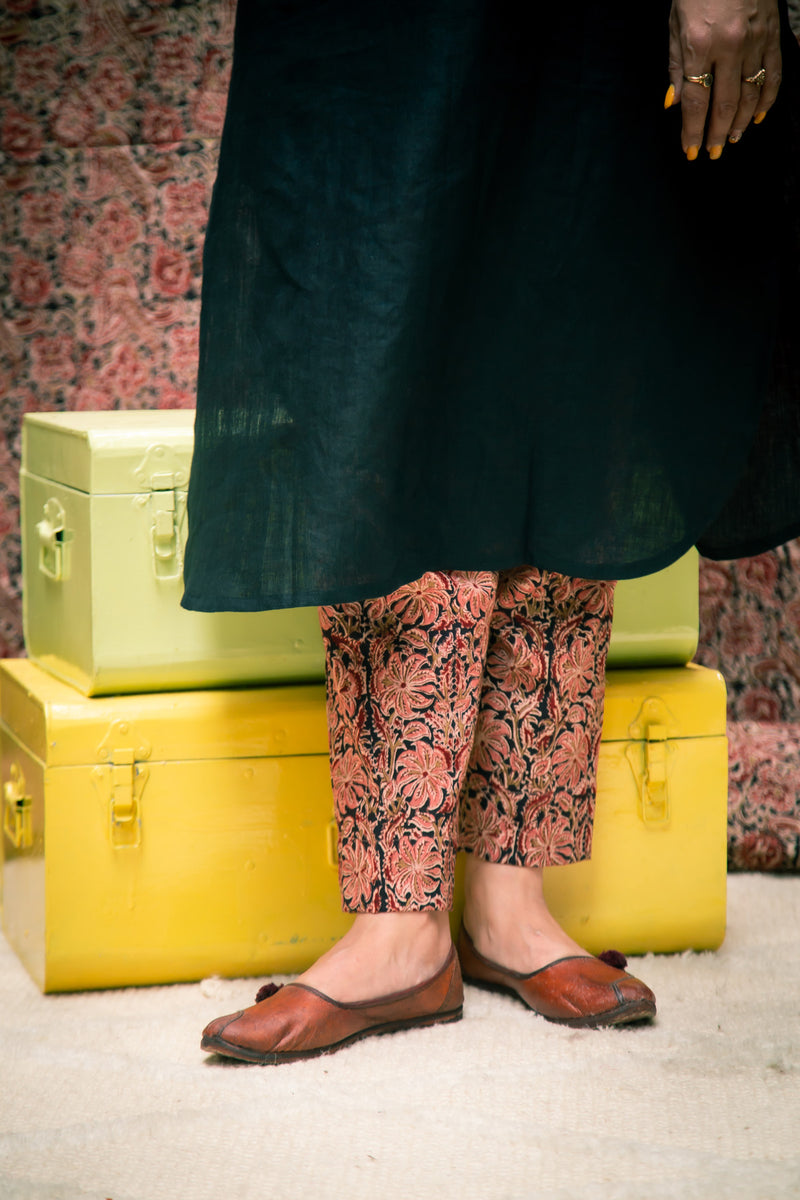 Black Premium Pure Linen Loose Fit Kurta with Kalamkari Pants Combo.